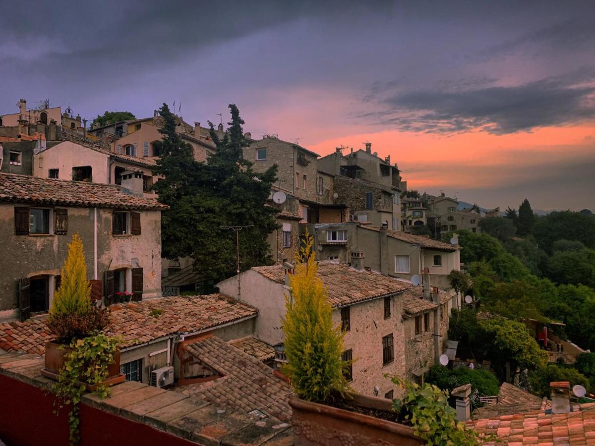 Apartamento Bed & Breakfast Les Hauts De Cagnes Vue Mer Et Montagne Exterior foto