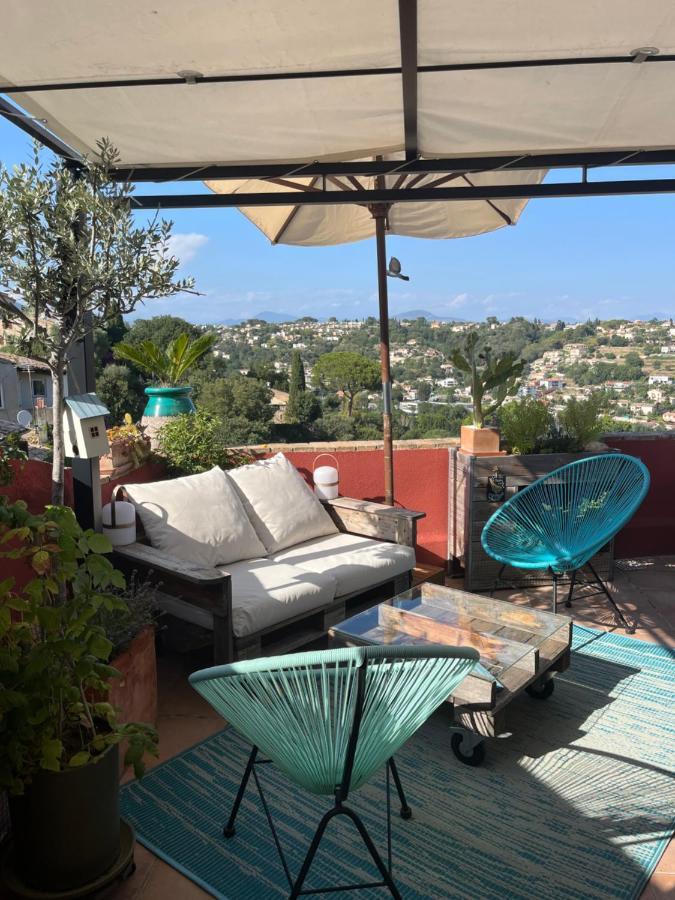 Apartamento Bed & Breakfast Les Hauts De Cagnes Vue Mer Et Montagne Exterior foto